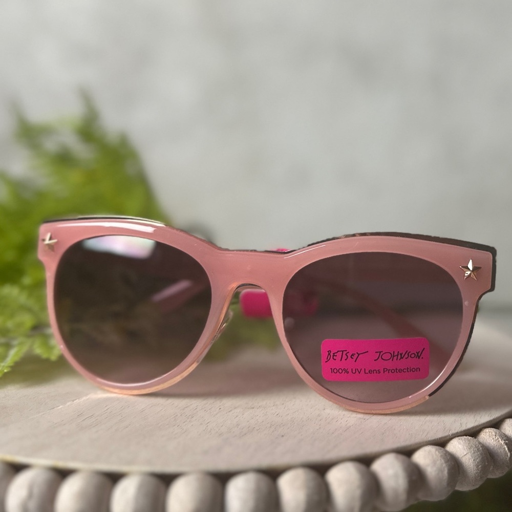 Betsey Johnson-Pink Round Sunglasses